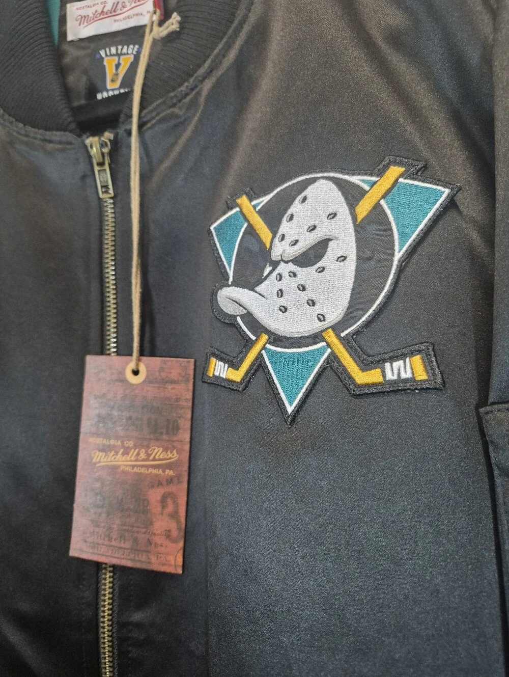Mitchell & Ness Anaheim Mighty Ducks Satin Bomber Jacket Black NHL Vintage Large